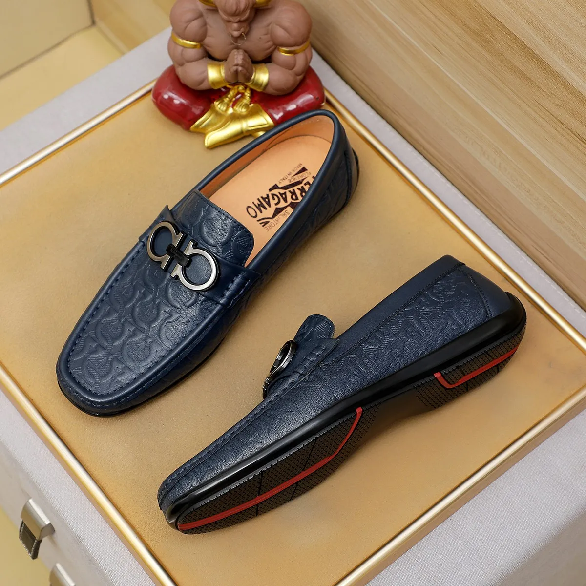 Men's shoes 💰360 🕷🕷【Ferragamo】Ferragamo Popular fashionable casual slip-on shoes🇨🇳Official website counter 1:1 production, original mold opening💯Good quality visible, imported high-end first-layer calfskin, luxurious pigskin lining🌿Very clear texture, high-quality waterproof, non-slip and wear-resistant outsole🎋High quality and low price, truly handmade🍓Color, code number 38-45